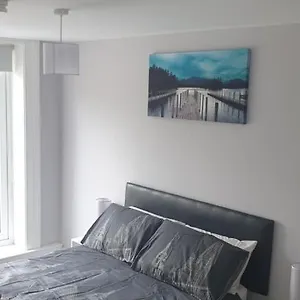 Apartment Modern 2 Bed With Parking, Belfast