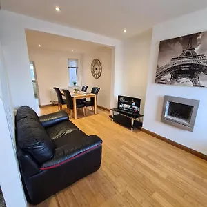 Holiday home Modern Two Bedroom House Close To Centre, Belfast