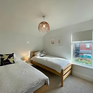 Taffs Mead House Location, Nr Stadium, Family Friendly! , Cardiff United Kingdom